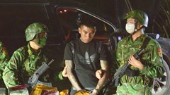 Cất dấu ma tuý cùng súng lên nòng trong xe 7 chỗ vượt biên