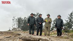 Đê Hội Thống bị sạt lở sau bão số 5