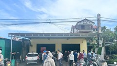 Lợp lại nhà sau bão, người đàn ông ngã tử vong