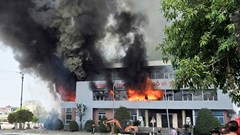 Hà Tĩnh: Cháy lớn tại công ty gỗ giữa trưa 