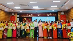 Đà Nẵng:  Biểu dương phụ nữ cao tuổi tiêu biểu trong xây dựng gia đình văn hóa