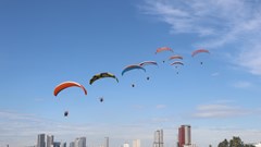 Đà Nẵng: Đảm bảo an toàn hoạt động kinh doanh dù lượn 