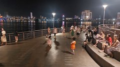 Đà Nẵng: Tấp nập phố đi bộ Bạch Đằng