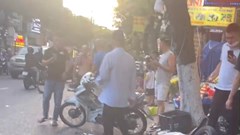  Ô tô tông nát 6 xe máy dưới lòng đường, một người nhập viện