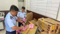 Đà Nẵng: Phát hiện, tạm giữ hơn 1.800 bánh trung thu nhập lậu