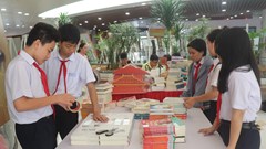 Cuộc thi “Xếp sách” và “Sân khấu hóa các tác phẩm văn học trong nhà trường“