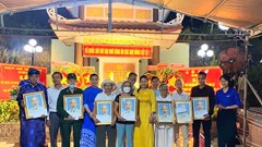 Đồng bào Cơ Tu đoàn kết theo lời Bác Hồ dạy