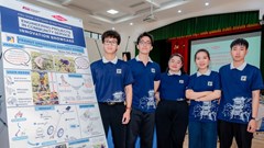 Sinh viên chế tạo máy giúp người nông dân giảm chấn thương do nhổ đậu