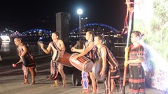 Sôi động “Vũ điệu dâng trời” của đồng bào Cơ Tu