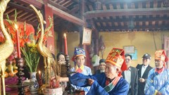 Dẹp “nạn” rải vàng mã khi đưa tang