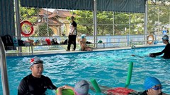 Nâng cao chất lượng các lớp dạy bơi an toàn cho học sinh