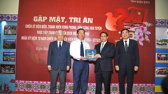 Giới thiệu bộ sách Võ Nguyên Giáp - Vị tướng của nhân dân bản song ngữ với 5 thứ tiếng