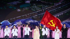 Sao mai Nguyễn Thu Hằng hãnh diện được hát Quốc ca tại Quảng trường Cách mạng tháng Tám