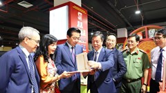 Ra mắt sách “Lúc dân cần, lúc dân khó, có Công an” và “Đảng Cộng sản Việt Nam qua các kỳ đại hội - Những quyết sách lịch sử”