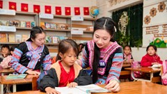 Thí sinh “Hoa hậu Du lịch Dân tộc Việt Nam 2025” thăm học sinh vùng cao Mộc Châu