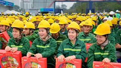 “Xây Tết 2026” trao quà cho hơn 1.100 công nhân xây dựng tại Hà Nội