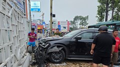 Nguyên nhân ô tô tông hàng loạt xe máy trước Nhà thiếu nhi Thủ Đức