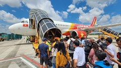 Vé tàu xe, máy bay dịp Tết Nguyên đán Bính Ngọ 2026 đắt đỏ và khan hiếm?