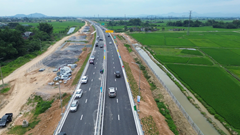 Đề xuất thu phí từ 900 - 1.300 đồng/km khi lưu thông trên 13 tuyến cao tốc Bắc - Nam
