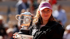 Mirra Andreeva lên ngôi vô địch Roland Garros 2026 ở tuổi 19