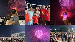 Biển người đổ về Mỹ Đình trọn vẹn cảm xúc trong đêm pháo hoa mừng Quốc khánh 2.9