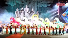 Khai mạc “Đêm hội Thành Tuyên năm 2026”: Lung linh sắc màu trăng rằm xứ Tuyên