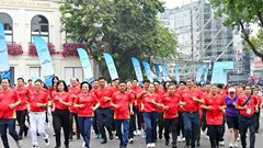 Hơn 12.000 người hòa bước chạy tại hồ Hoàn Kiếm