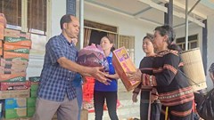 Triệu triệu tấm lòng hướng về miền Trung