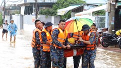 Lũ lụt đi qua, tình quân dân còn mãi