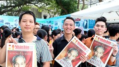 Khai mạc Triển lãm ảnh “Rạng rỡ tên Người” 