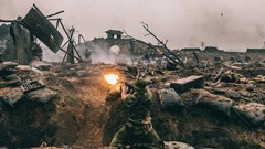 "Mưa đỏ" công bố loạt poster nhân vật, khắc họa rõ nét hai chiến tuyến giữa mùa hè năm 1972