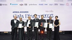 Nhà giáo Việt Nam đầu tiên nhận giải “Design Educator of the Year” 