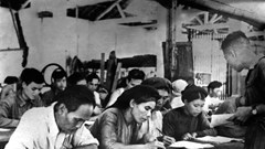 160 hình ảnh, hiện vật về phong trào diệt giặc dốt những năm đầu giành Độc lập