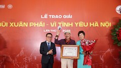 Nhạc sĩ Trần Tiến được “Giải thưởng Bùi Xuân Phái - Vì tình yêu Hà Nội“