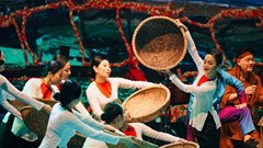 Rực rỡ sắc màu di sản Việt tại thành phố Cảng