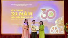 Đạo diễn phim “Mưa đỏ” được kết nạp Hội viên Hội Điện ảnh Hà Nội