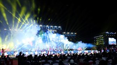 Nơi con sông Hồng chảy vào đất Việt rực rỡ sắc màu văn hoá