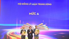 Báo Văn Hoá nhận tặng thưởng của Hội đồng Lý luận Trung ương
