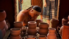 Đồ gốm Đông Sơn – lớp trầm tích văn hóa sống động trong phim “Huyền tình Dạ Trạch“