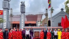 Gắn biển khánh thành công trình tu bổ đình Bắc Cầu 1