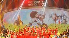 Toàn cảnh chương trình nghệ thuật “Sáng mãi tên Người“