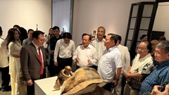 Khai mạc triển lãm điêu khắc “Chuyện nhỏ, chuyện to” của NSND Vương Duy Biên