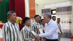 Phó Thủ tướng Thường trực Nguyễn Hòa Bình dự Lễ công bố quyết định đặc xá 