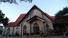 Mê đắm vẻ đẹp Nhà thờ đá Đạ Tông 