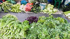 Khi cơn bão lan tới bàn ăn của nhiều hộ gia đình