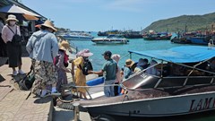 Xem xét thu phí tham quan vịnh Nha Trang