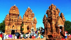 Hút khách bằng văn hóa truyền thống