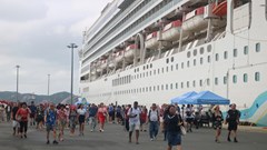 Thêm chuyến tàu biển đưa 1.900 du khách quốc tế đến Khánh Hòa