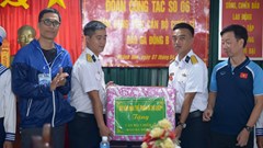 Đoàn công tác Bộ VHTTDL thăm, tặng quà tại quần đảo Trường Sa