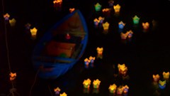 Khánh Hòa: Lễ thả hoa đăng trên sông thu hút đông đảo người dân, du khách